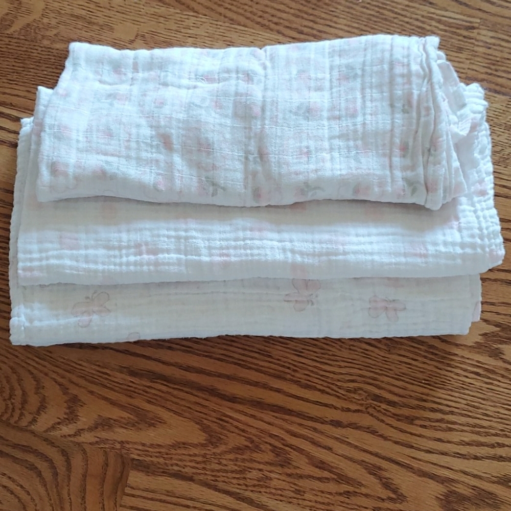 3 pack Muslin Swaddle Blankets by Swaddle Designs